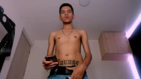Snapshot of samuel_suarez chatting on March 6, 3:02 am   online show from March 6, 3:02 am