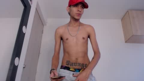 Snapshot of samuel_suarez chatting on December 5, 5:51 pm   online show from December 5, 5:51 pm