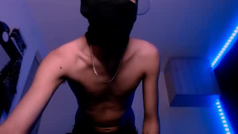 Snapshot of samuel_suarez chatting on February 12, 1:41 am   online show from February 12, 1:41 am