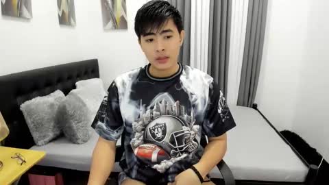 Snapshot of samuelangelo chatting on October 2, 4:11 pm Sam online show from October 2, 4:11 pm