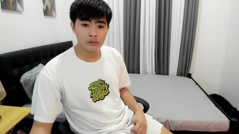 Snapshot of samuelangelo chatting on October 3, 8:14 pm Sam online show from October 3, 8:14 pm