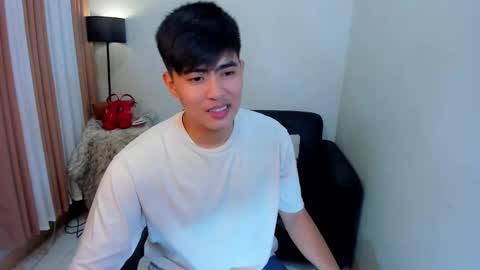 Snapshot of samuelangelo chatting on February 2, 7:20 am Sam online show from February 2, 7:20 am