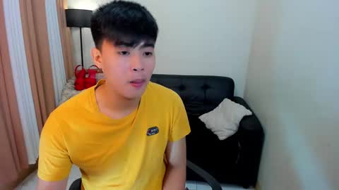 Snapshot of samuelangelo chatting on February 4, 8:13 am Sam online show from February 4, 8:13 am