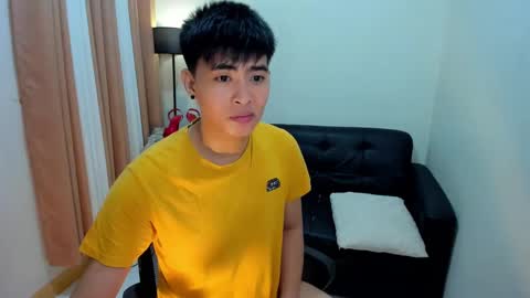 Snapshot of samuelangelo chatting on December 13, 6:42 am Sam online show from December 13, 6:42 am