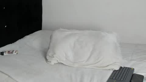 Snapshot of samuelholt chatting on January 23, 8:24 pm Samuel online show from January 23, 8:24 pm