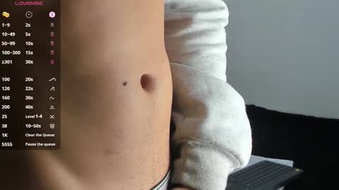 Snapshot of samuelholt chatting on October 20, 7:07 pm Samuel online show from October 20, 7:07 pm