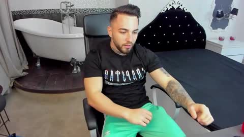 SamuelWyatt online show from December 17, 5:07 am