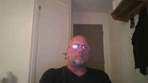 sandnesrune523 online show from October 21, 6:00 pm