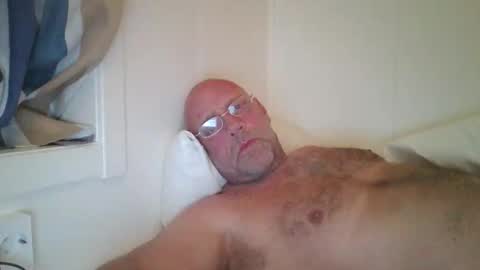 sandnesrune523 online show from November 13, 6:18 am