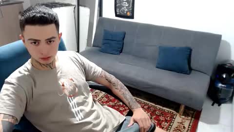 santi_ss online show from December 2, 2:36 am