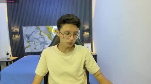 santiago_russo18 online show from March 2, 7:10 pm