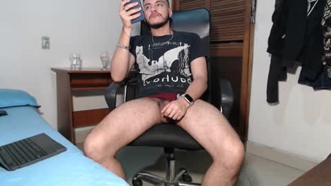 Snapshot of santiexxx chatting on October 20, 5:44 am santiexxx online show from October 20, 5:44 am