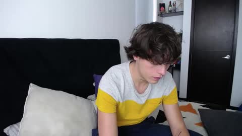 Snapshot of santii_rose chatting on February 1, 10:02 pm Santii online show from February 1, 10:02 pm