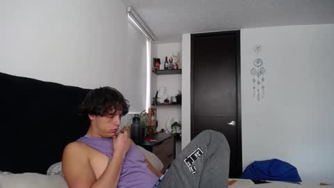 Snapshot of santii_rose chatting on January 28, 4:52 pm Santii online show from January 28, 4:52 pm