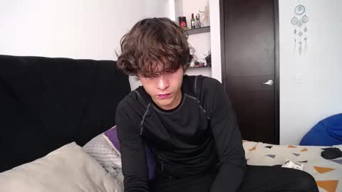 Snapshot of santii_rose chatting on February 10, 4:25 pm Santii online show from February 10, 4:25 pm