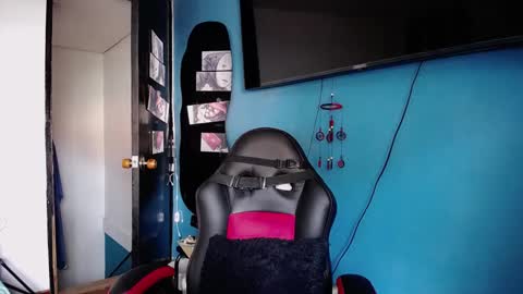 Snapshot of santii_rose chatting on January 9, 2:51 pm Santii online show from January 9, 2:51 pm