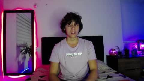 Snapshot of santii_rose chatting on December 12, 12:27 am Santii online show from December 12, 12:27 am