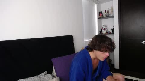 Snapshot of santii_rose chatting on February 11, 9:46 pm Santii online show from February 11, 9:46 pm