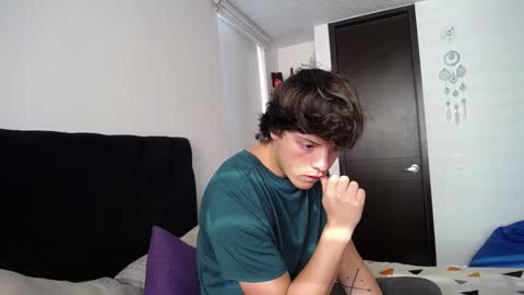 Snapshot of santii_rose chatting on February 9, 1:03 pm Santii online show from February 9, 1:03 pm