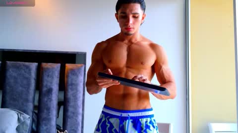 Santiago Seans online show from February 9, 3:05 pm