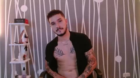 Snapshot of santti_torres chatting on March 5, 4:35 am Santy Torres online show from March 5, 4:35 am