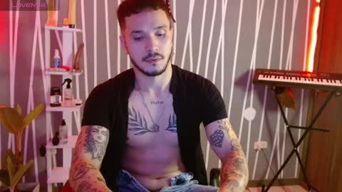 Snapshot of santti_torres chatting on January 16, 2:41 am Santy Torres online show from January 16, 2:41 am