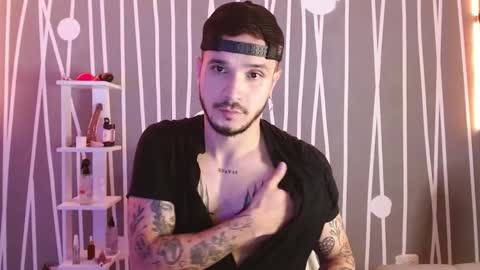 Snapshot of santti_torres chatting on February 19, 2:55 am Santy Torres online show from February 19, 2:55 am