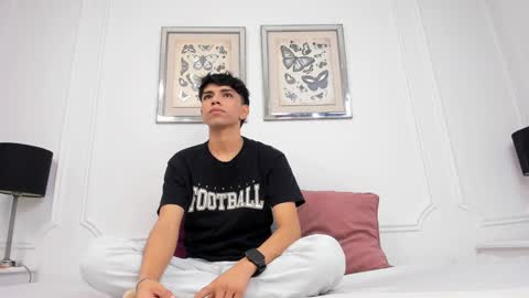 Santiago Carrington online show from December 29, 1:49 pm