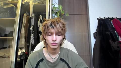 Snapshot of santy_kitty chatting on February 19, 12:14 am kitty online show from February 19, 12:14 am