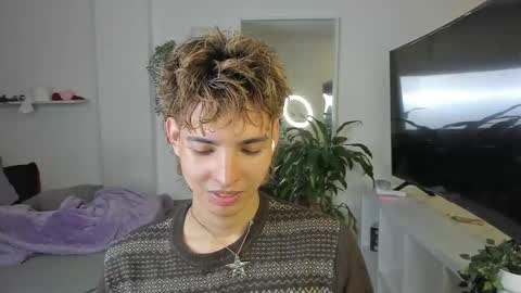 Snapshot of santy_kitty chatting on October 30, 1:41 am kitty online show from October 30, 1:41 am