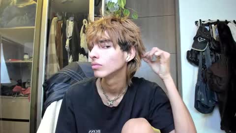 Snapshot of santy_kitty chatting on February 16, 4:20 am kitty online show from February 16, 4:20 am