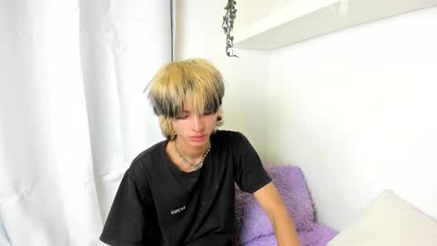 Snapshot of santy_kitty chatting on December 22, 5:12 am kitty online show from December 22, 5:12 am