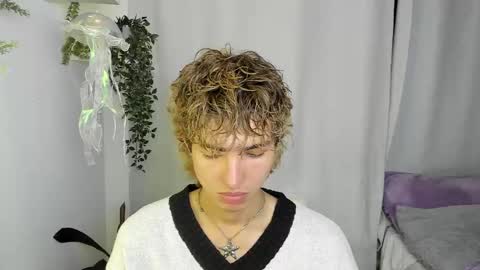 Snapshot of santy_kitty chatting on October 7, 2:59 am kitty online show from October 7, 2:59 am