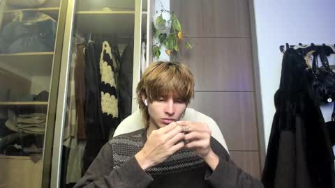 Snapshot of santy_kitty chatting on March 4, 2:49 am kitty online show from March 4, 2:49 am