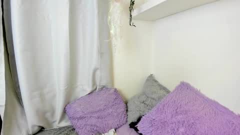 Snapshot of santy_kitty chatting on February 21, 3:23 am kitty online show from February 21, 3:23 am