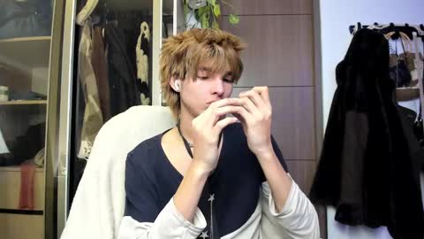 Snapshot of santy_kitty chatting on February 26, 3:42 am kitty online show from February 26, 3:42 am