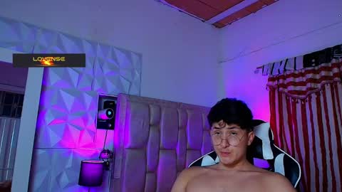 Santyago online show from March 11, 8:20 pm