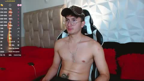 Santyago online show from December 4, 7:56 pm