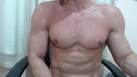Snapshot of saradorj92 chatting on October 26, 12:12 am saradorj92 online show from October 26, 12:12 am