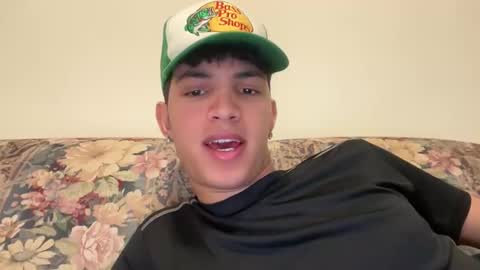 sbouchikh03 online show from December 22, 6:43 am