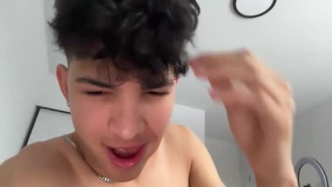 sbouchikh03 online show from January 14, 6:44 pm