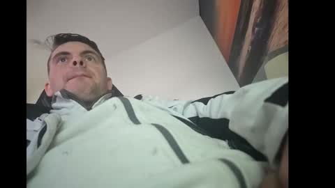 schosch01 online show from March 12, 1:08 pm