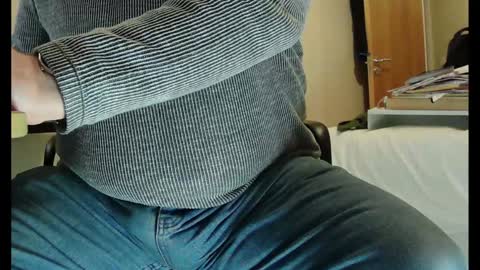 Snapshot of schwanz2023 chatting on December 17, 4:11 pm Mick online show from December 17, 4:11 pm