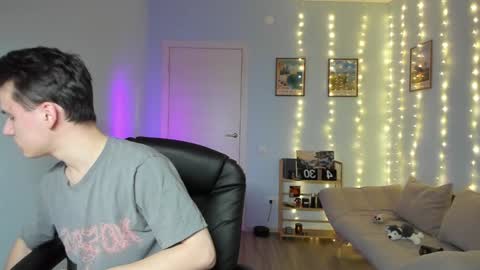 Thomas brunette and Alex blond online show from December 21, 6:19 am