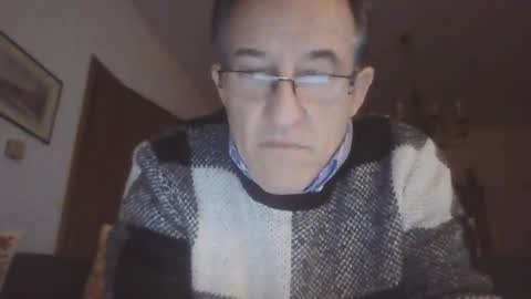 scotchwhieskie online show from December 25, 11:42 pm