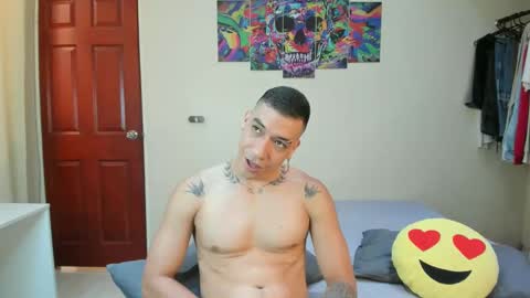 Daniel martinez - Independent model online show from December 18, 8:25 pm