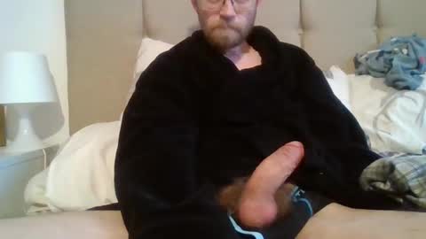 Snapshot of scottish_daddy chatting on December 17, 9:28 am scottish daddy online show from December 17, 9:28 am