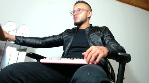 Sebastian online show from April 6, 4:46 am