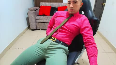 Snapshot of sebastian_oconnor77 chatting on February 13, 12:21 pm juan  sebastian online show from February 13, 12:21 pm