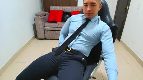 Snapshot of sebastian_oconnor77 chatting on February 15, 12:54 pm juan  sebastian online show from February 15, 12:54 pm